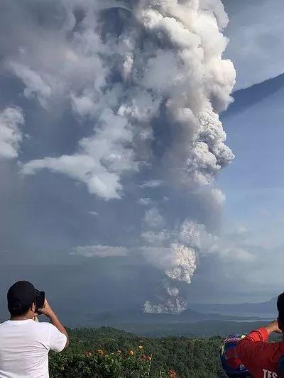菲律宾火山爆料视频,菲律宾火山喷发惊心动魄瞬间  第2张