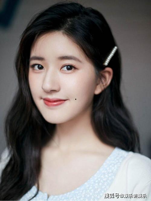 千万网红吃瓜女明星,千万网红与女明星的跨界美食盛宴 第2张 千万网红吃瓜女明星,千万网红与女明星的跨界美食盛宴 第2张