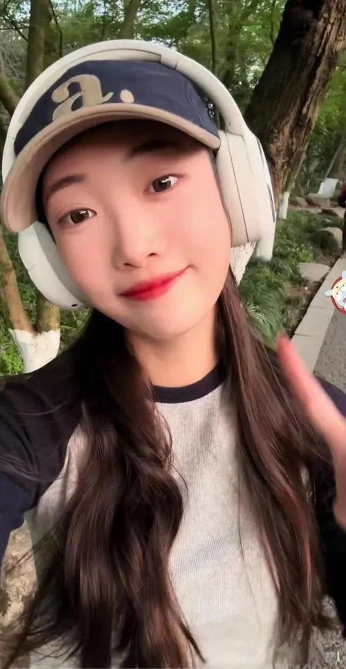 杭州网友爆料美女视频,美女视频走红网络，惊艳众人！  第3张