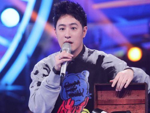 娱乐圈频繁爆料的男明星,揭秘频繁被曝光的男明星幕后故事